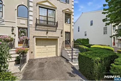 427 Hartford Drive 4028 #4028, Nutley, NJ 07110 - Photo 5