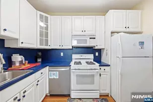 427 Hartford Dr 4028, Nutley, NJ 07110 - Photo 15