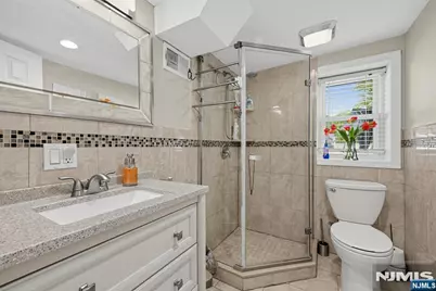 141 Highland Avenue, Bergenfield, NJ 07621 - Photo 21