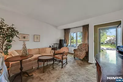 12 Pitcairn Avenue, Ho Ho Kus, NJ 07423 - Photo 7