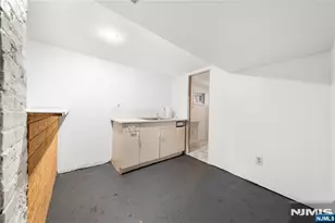 63 7th St, Newark, NJ 07107 - Photo 27