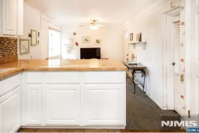 603 Fairlawn Parkway, Saddle Brook Township, NJ 07663 - Photo 17