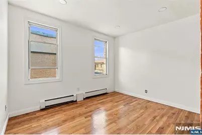 234 Oakdene Avenue 2 #2, Cliffside Park, NJ 07010 - Photo 9