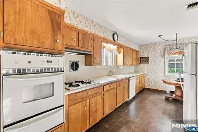 55 Monmouth Road, Glen Rock, NJ 07452 - Photo 17