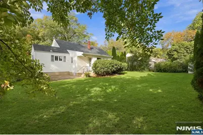 55 Monmouth Road, Glen Rock, NJ 07452 - Photo 5
