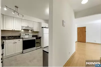 468 Liberty Street 201 #201, Little Ferry, NJ 07643 - Photo 11
