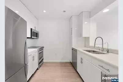 3218 City Place, Edgewater, NJ 07020 - Photo 3