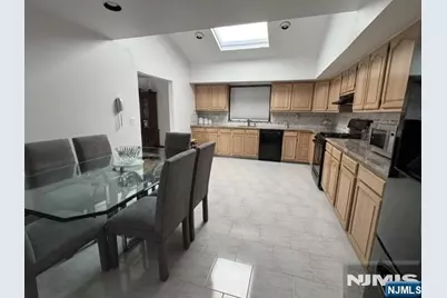 535 Hillside Avenue, Palisades Park, NJ 07650 - Photo 7