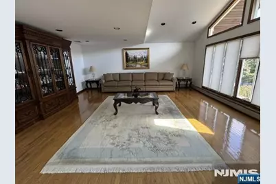 535 Hillside Avenue, Palisades Park, NJ 07650 - Photo 5
