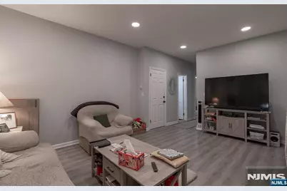 181 Franklin Street, Secaucus, NJ 07094 - Photo 15