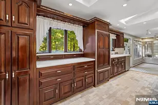 28 Parker Pl, Upper Saddle River, NJ 07458 - Photo 11