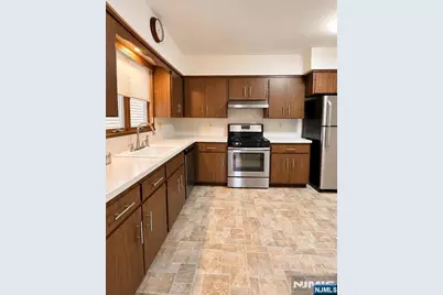 427 Steinway Road 1 #1, Saddle Brook Township, NJ 07663 - Photo 5