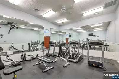 8202 Brittany Drive, Wayne, NJ 07470 - Photo 21