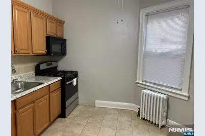 39 Ridge Road 2nd Floor #2ND FLOOR, Lyndhurst Township, NJ 07071 - Photo 5