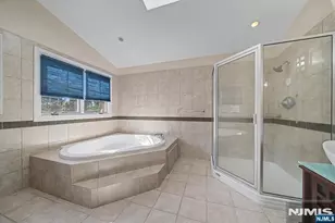 217 Lyncrest Rd, Englewood Cliffs, NJ 07632 - Photo 33