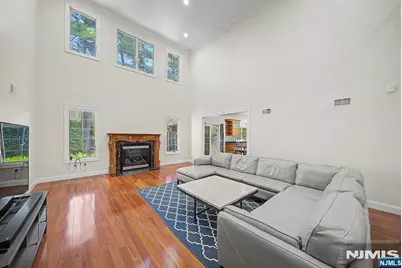 217 Lyncrest Road, Englewood Cliffs, NJ 07632 - Photo 17