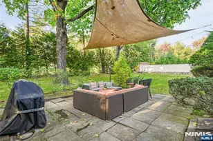 389 W Shore Dr, Wyckoff Township, NJ 07481 - Photo 43