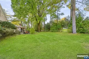 389 W Shore Dr, Wyckoff Township, NJ 07481 - Photo 5