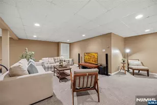 389 W Shore Dr, Wyckoff Township, NJ 07481 - Photo 41