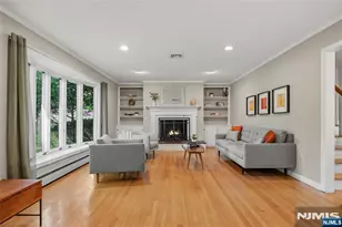 389 W Shore Dr, Wyckoff Township, NJ 07481 - Photo 9