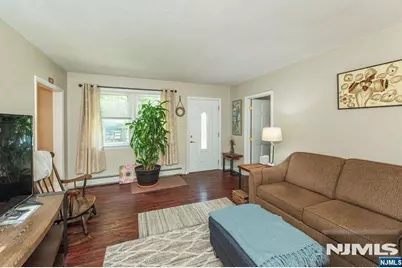 184 Fairfield Road, Wayne, NJ 07470 - Photo 13