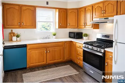 129 River Drive B #B, Elmwood Park, NJ 07407 - Photo 3