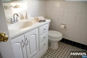 129 River Dr B, Elmwood Park, NJ 07407 - Photo 5
