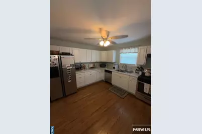 424-426 Greylock Parkway, Belleville, NJ 07109 - Photo 7