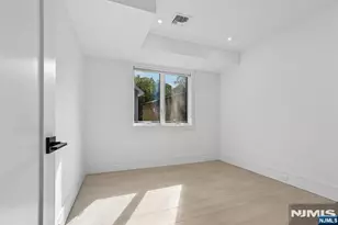 10B Hooks Ln, Edgewater, NJ 07020 - Photo 9
