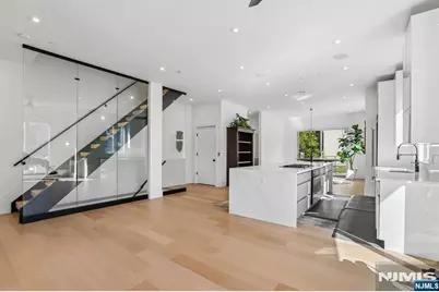 10B Hooks Lane, Edgewater, NJ 07020 - Photo 11