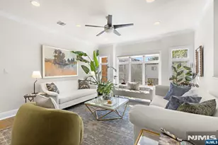 31 Leary Ln A, Edgewater, NJ 07020 - Photo 5