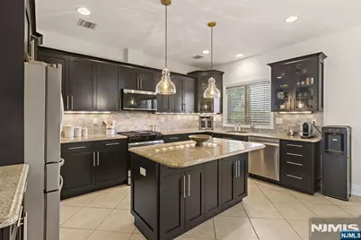 31 Leary Lane A #A, Edgewater, NJ 07020 - Photo 7