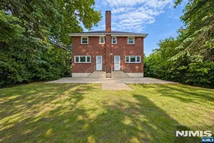 822 Inwood Terrace, Fort Lee, NJ 07024 - Photo 3