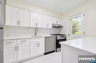 822 Inwood Terrace, Fort Lee, NJ 07024 - Photo 9