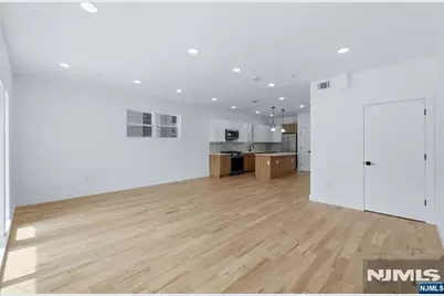 369 6th Avenue, Newark, NJ 07107 - Photo 7