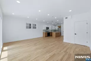 369 6th Ave, Newark, NJ 07107 - Photo 7