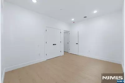 369 6th Avenue, Newark, NJ 07107 - Photo 39