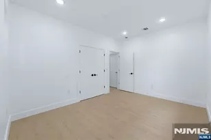 369 6th Ave, Newark, NJ 07107 - Photo 39
