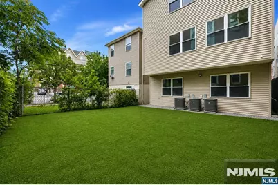369 6th Avenue, Newark, NJ 07107 - Photo 41