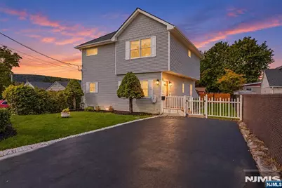 102 Sherwood Avenue, Mahwah, NJ 07430 - Photo 1