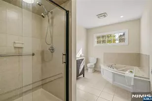 102 Sherwood Ave, Mahwah, NJ 07430 - Photo 33