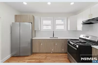203-205 Hansbury, Newark, NJ 07112 - Photo 9