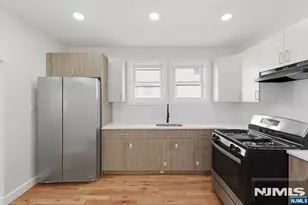 203-205 Hansbury, Newark, NJ 07112 - Photo 9