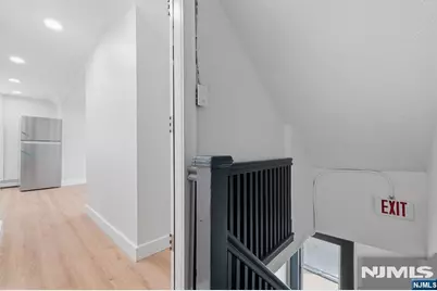 203-205 Hansbury, Newark, NJ 07112 - Photo 31