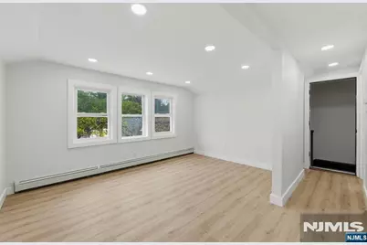 203-205 Hansbury, Newark, NJ 07112 - Photo 35