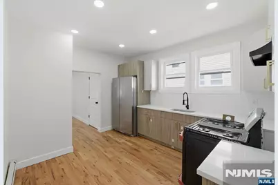 203-205 Hansbury, Newark, NJ 07112 - Photo 7