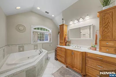 62 Andrew Avenue, Oakland, NJ 07436 - Photo 17