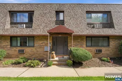 164 Diamond Bridge Avenue 9 #9, Hawthorne, NJ 07506 - Photo 1