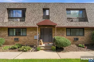 164 Diamond Bridge Ave 9, Hawthorne, NJ 07506 - Photo 1