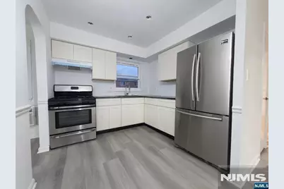754 Kingsland 1st Floor #1st floor, Ridgefield, NJ 07657 - Photo 3